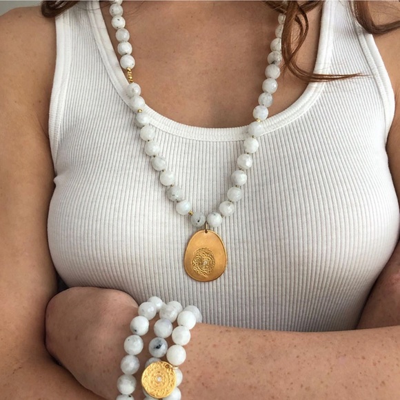 GENUINE MOONSTONE LAYER NECKLACE💕 - Picture 2 of 5